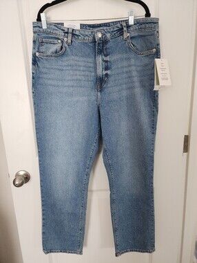 NWT! Women's Classic Straight Ankle Length Light Blue Jeans By H&M Size 16.